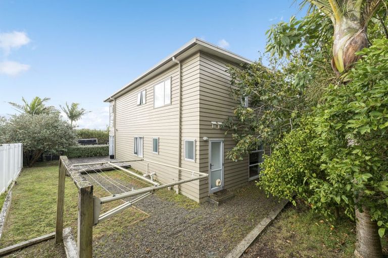 Photo of property in 8 Roy Maloney Drive, Henderson, Auckland, 0612