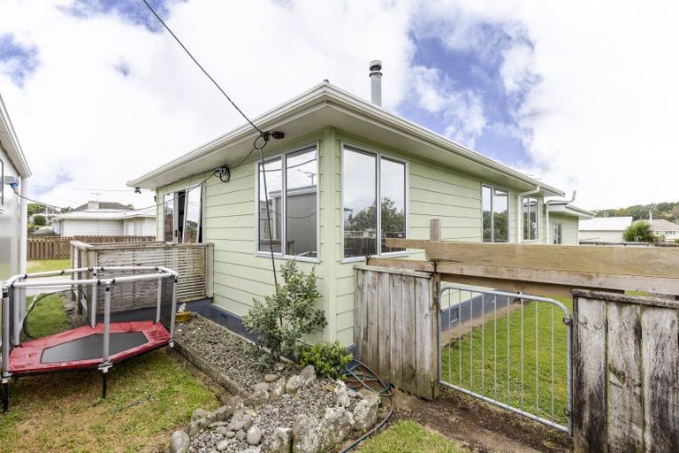 Photo of property in 58 Mould Street, Waitara, 4320