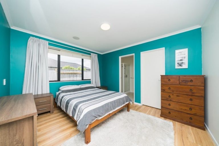 Photo of property in 38 Branigan Parade, Kelvin Grove, Palmerston North, 4414