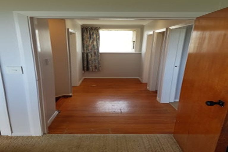 Photo of property in 20-22 Sievers Grove, Cannons Creek, Porirua, 5024