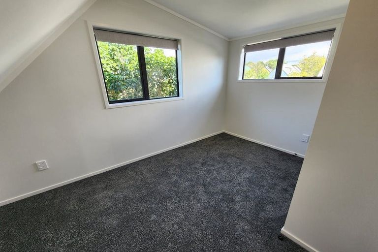 Photo of property in 25 Caspian Close, New Lynn, Auckland, 0600