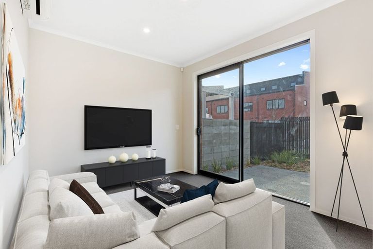 Photo of property in 12 Uku Lane, Hobsonville, Auckland, 0616