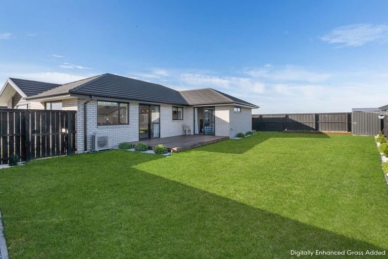 Photo of property in 160 Shillingford Boulevard, Rolleston, 7615