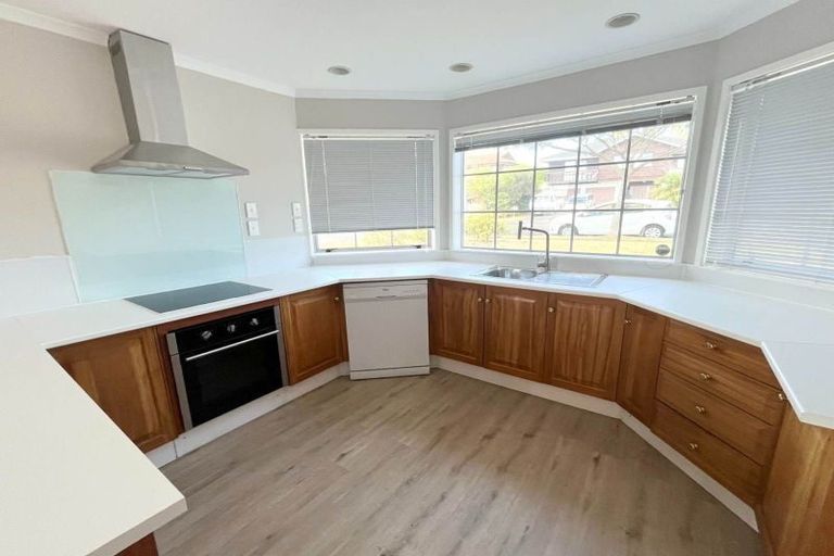 Photo of property in 2/15 Summermist Drive, Northpark, Auckland, 2013