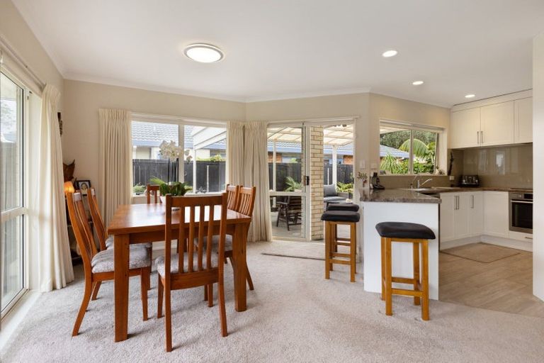 Photo of property in 10 Larisa Grove, Papamoa Beach, Papamoa, 3118