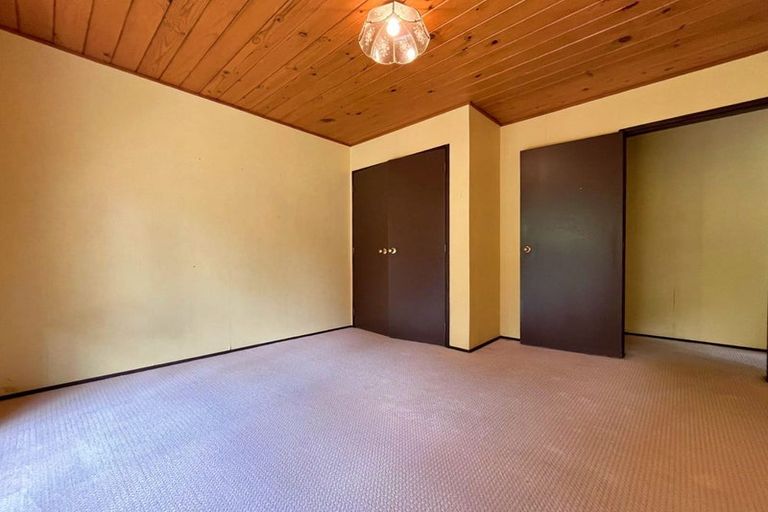 Photo of property in 17 Kay Road, Swanson, Auckland, 0614