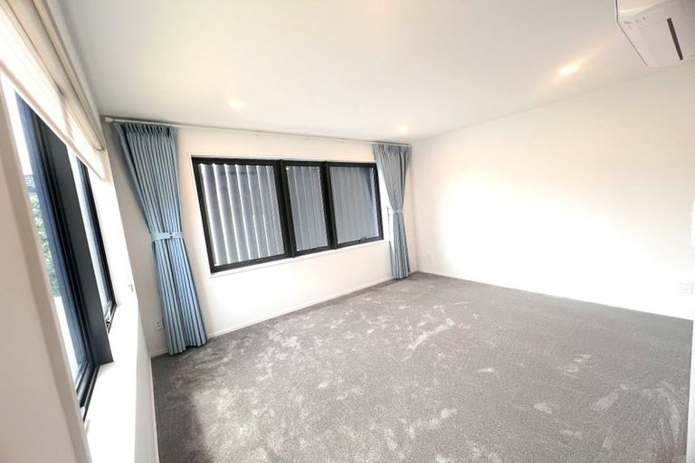 Photo of property in 1a Wren Place, Unsworth Heights, Auckland, 0632