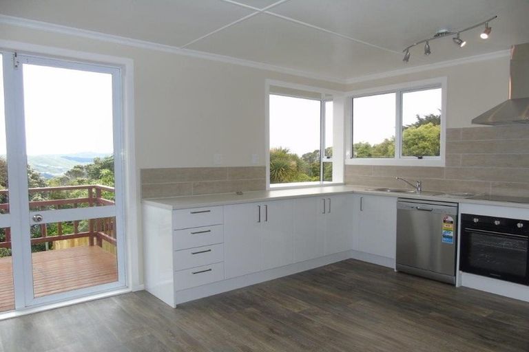 Photo of property in 38 Brooker Grove, Newlands, Wellington, 6037