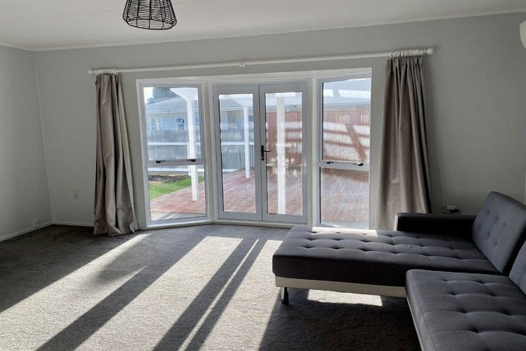 Photo of property in 28 Apollo Parade, Milson, Palmerston North, 4414