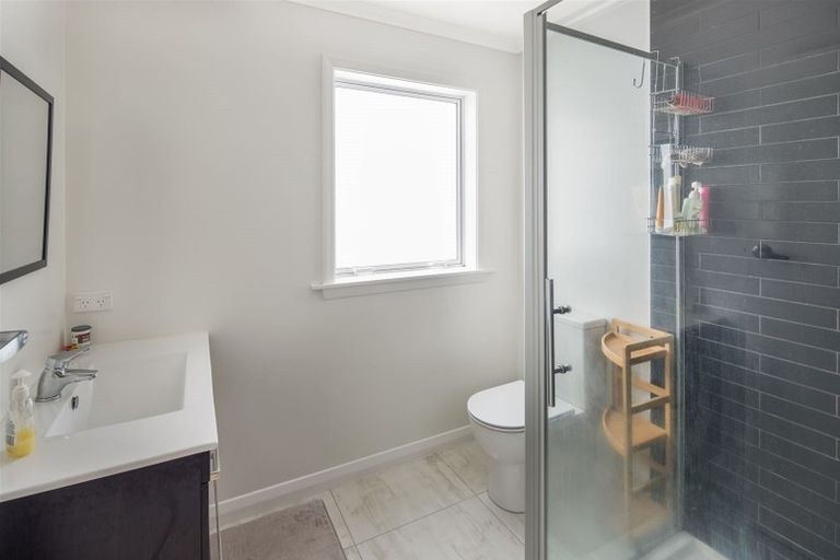 Photo of property in 34 Bassett Road, Johnsonville, Wellington, 6037