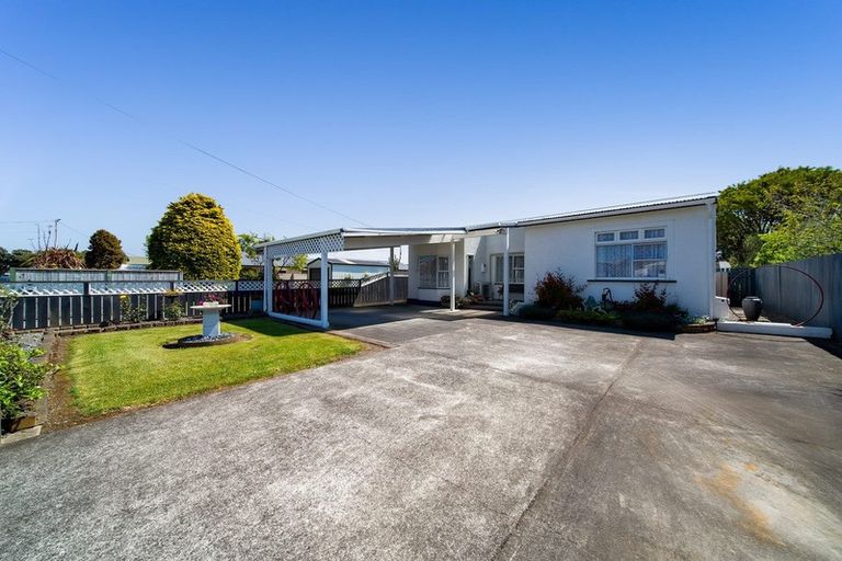 Photo of property in 15 Disraeli Street, Hawera, 4610