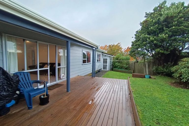 Photo of property in 51a Guadeloupe Crescent, Grenada Village, Wellington, 6037