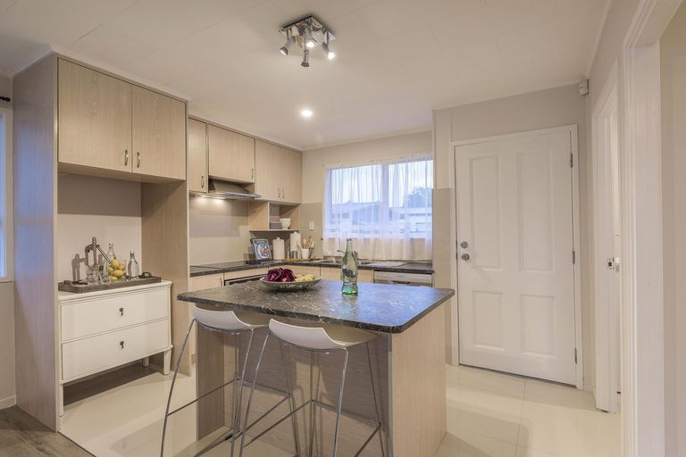 Photo of property in 27 Sandrine Avenue, Clover Park, Auckland, 2019