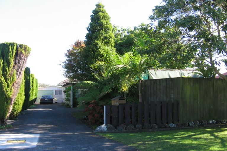 Photo of property in 30 Flanshaw Road, Te Atatu South, Auckland, 0610