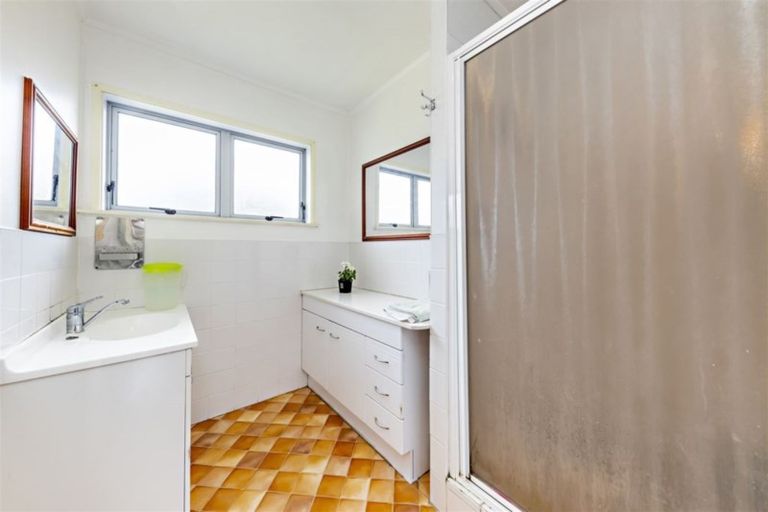 Photo of property in 20 Addington Avenue, Manurewa, Auckland, 2102