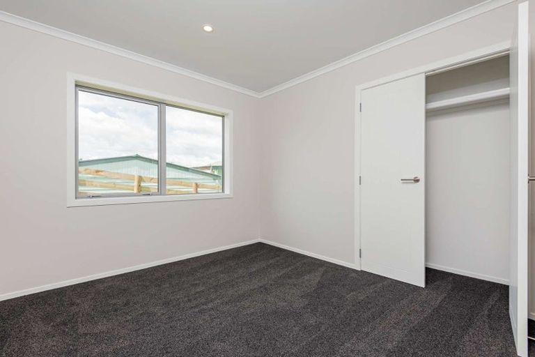 Photo of property in 13 Ingham Street, Halcombe, 4779