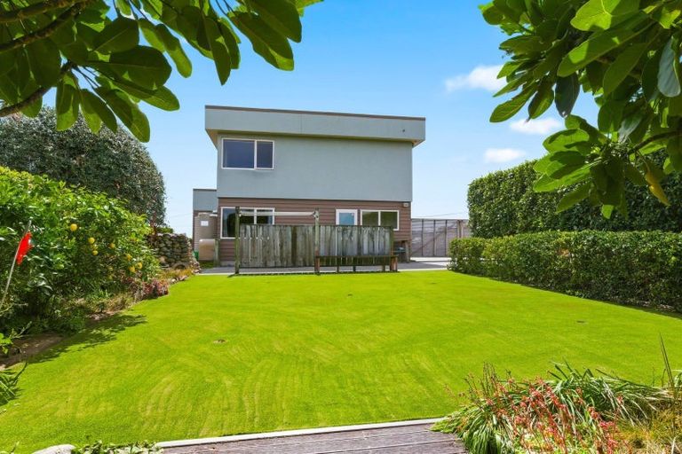 Photo of property in 43 Manuka Street, Otaki Beach, Otaki, 5512