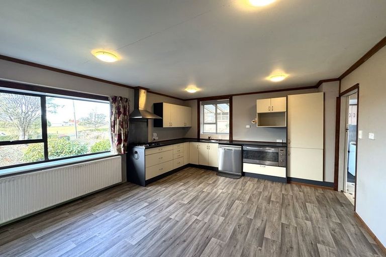 Photo of property in 17 Side Street, Clinton, 9534