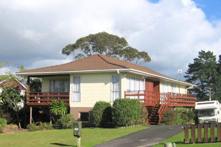 Photo of property in 35 Anich Road, Massey, Auckland, 0614