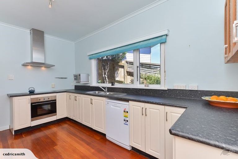 Photo of property in 6 David Crescent, Karori, Wellington, 6012