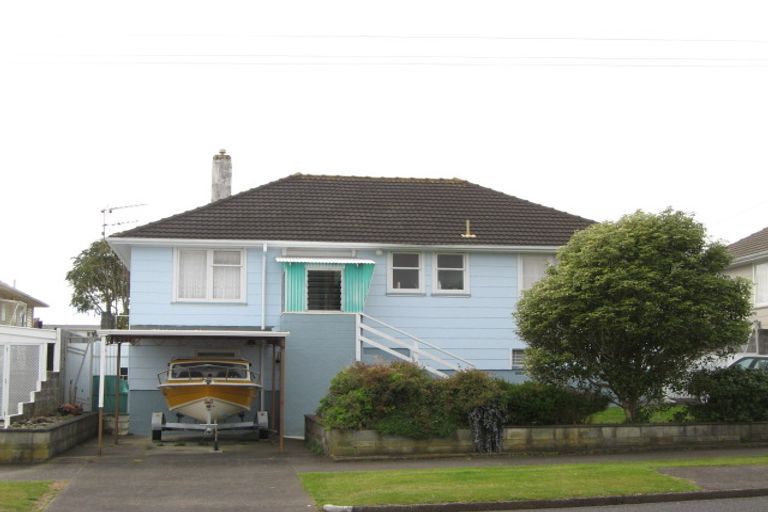 Photo of property in 80 Cook Street, Marfell, New Plymouth, 4310