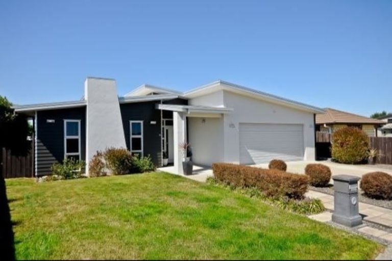 Photo of property in 44 Coleraine Drive, Rototuna, Hamilton, 3210