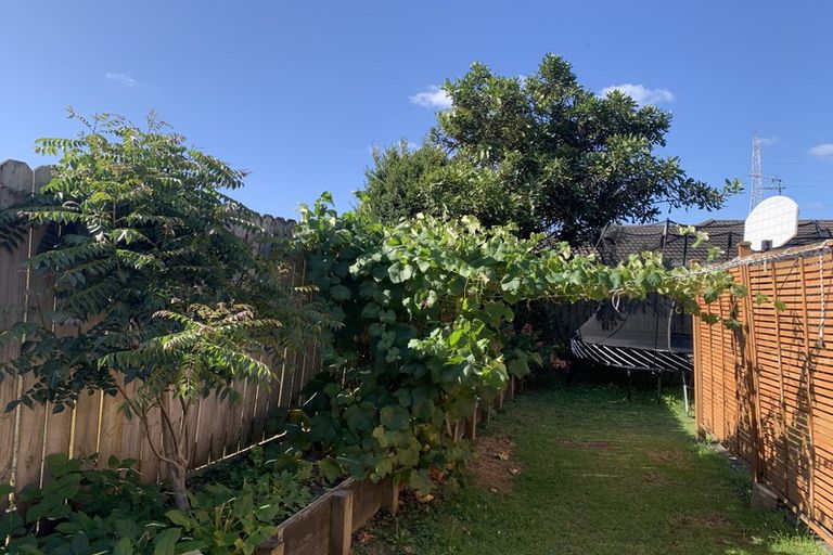 Photo of property in 28 Donegal Park Drive, Flat Bush, Auckland, 2019