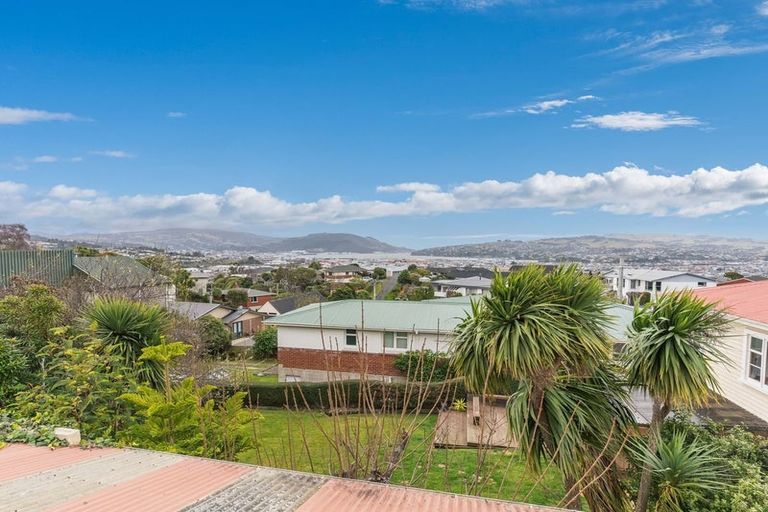 Photo of property in 122 Easther Crescent, Kew, Dunedin, 9012
