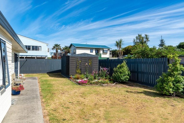Photo of property in 25 Scott Avenue, Otaki Beach, Otaki, 5512