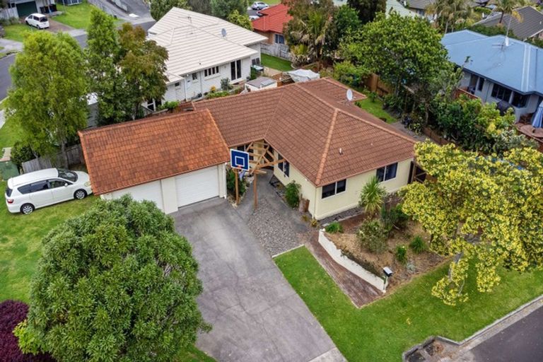 Photo of property in 1 Vanderbilt Place, Welcome Bay, Tauranga, 3112