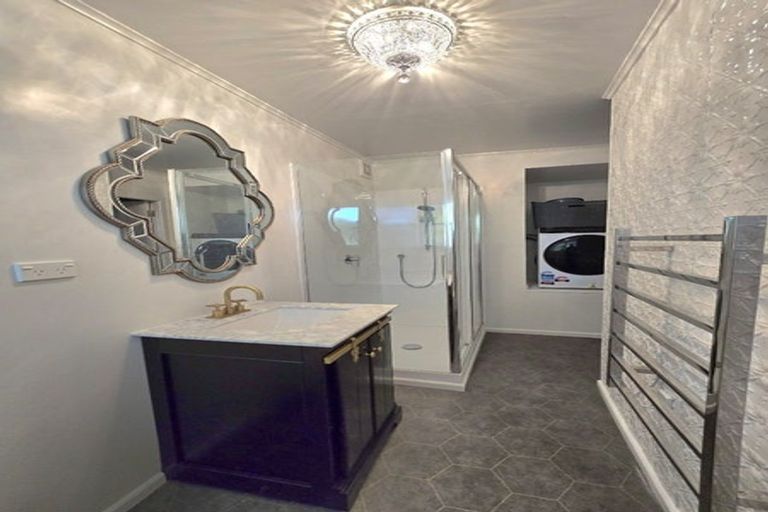 Photo of property in 35 Patanga Crescent, Thorndon, Wellington, 6011