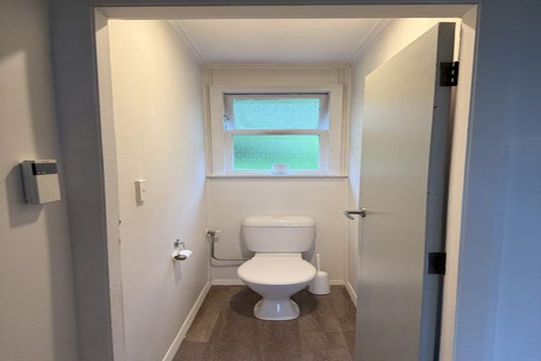 Photo of property in 6 Gloucester Street, Cannons Creek, Porirua, 5024