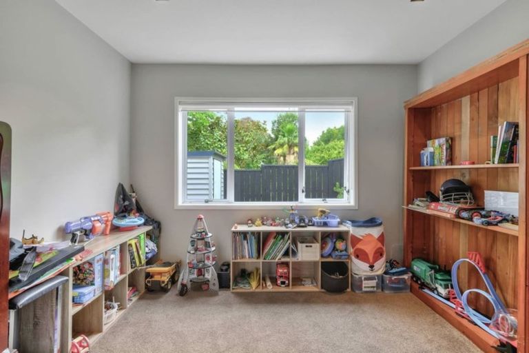Photo of property in 33b Bleakhouse Road, Howick, Auckland, 2014