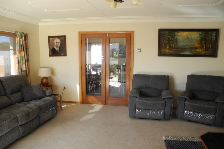 Photo of property in 21 Harris Street, Waimate, 7924