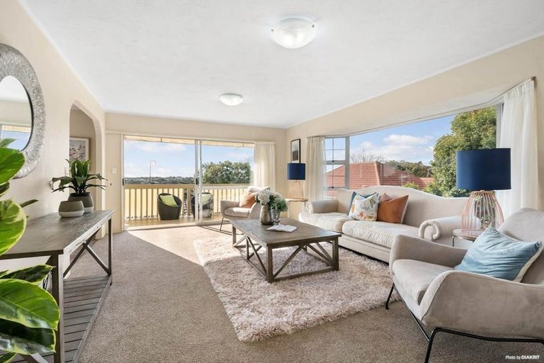 Photo of property in 2/139a Mokoia Road, Birkenhead, Auckland, 0626