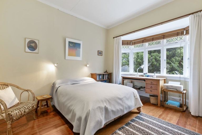 Photo of property in 71 Maida Vale Road, Roseneath, Wellington, 6011