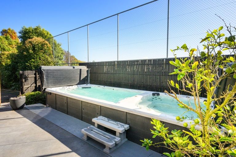 Photo of property in 281 Fitzherbert Avenue, West End, Palmerston North, 4410