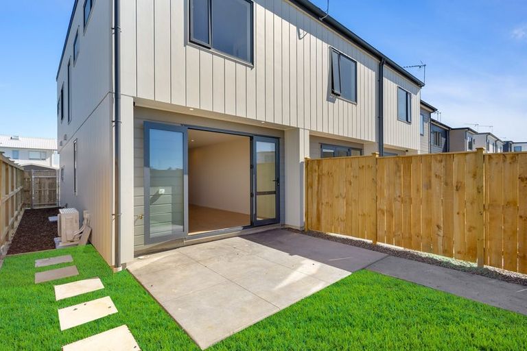 Photo of property in 7 Noel Hayden Street, Takanini, 2112