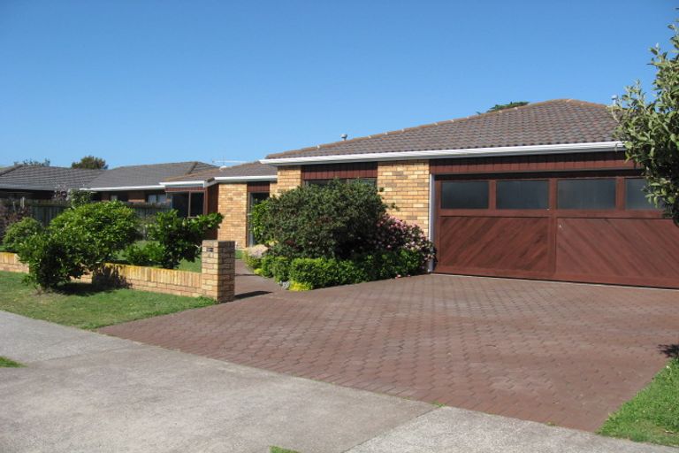 Photo of property in 4 College Drive, Paraparaumu, 5032