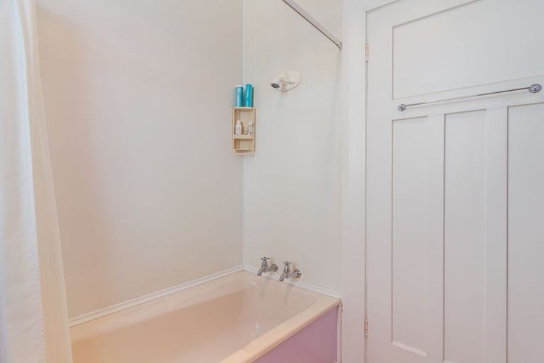 Photo of property in 36a Hargest Crescent, Saint Kilda, Dunedin, 9012