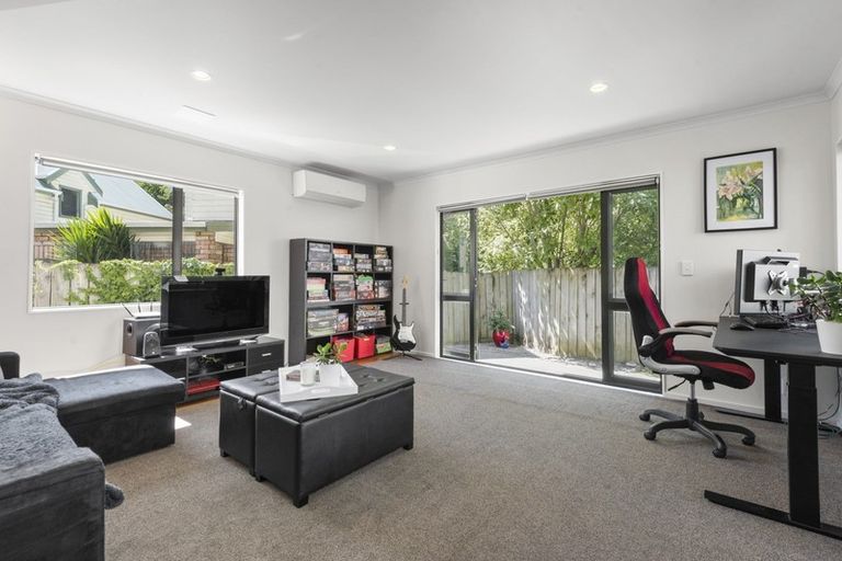 Photo of property in 11 Duncan Street, Tawa, Wellington, 5028