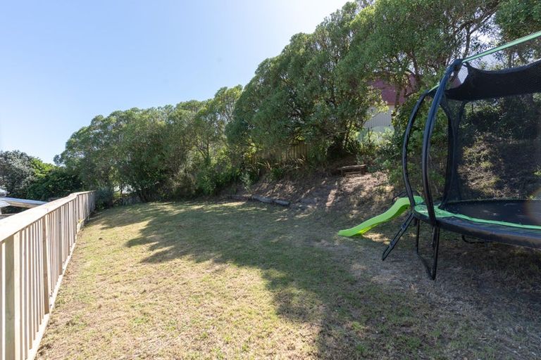 Photo of property in 16 Downes Street, Titahi Bay, Porirua, 5022