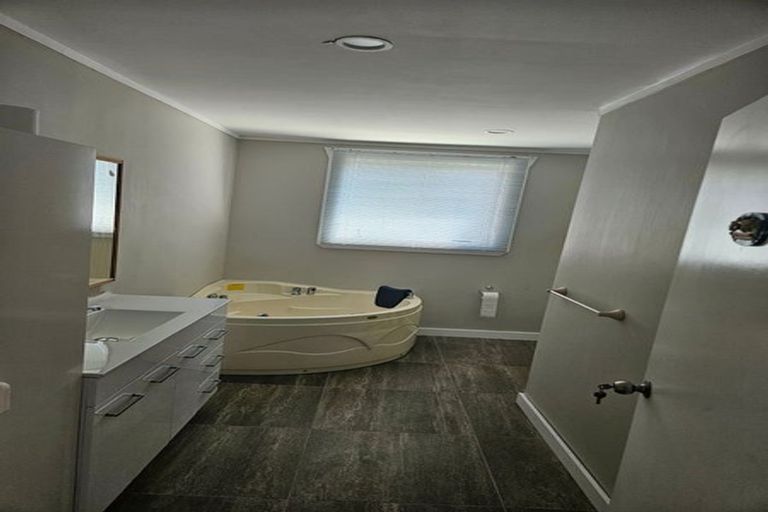 Photo of property in 59 Ernie Pinches Street, Wesley, Auckland, 1041