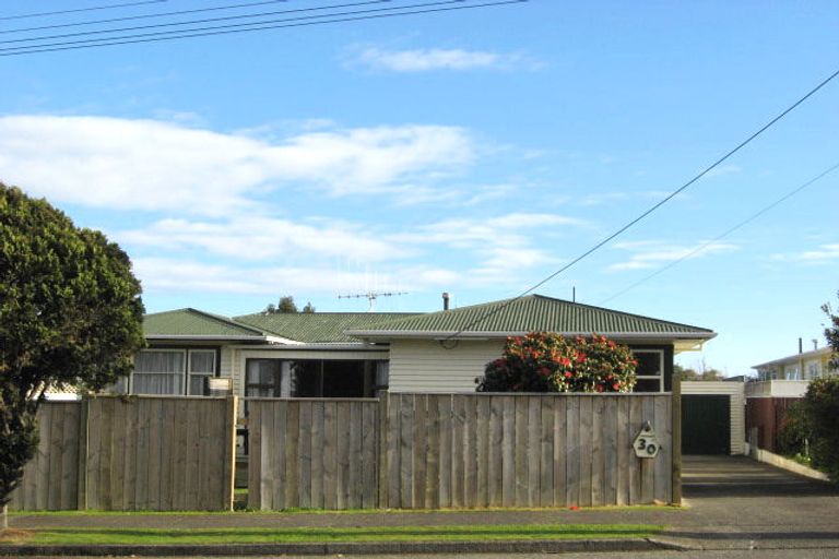 Photo of property in 30 Highbury Drive, Levin, 5510