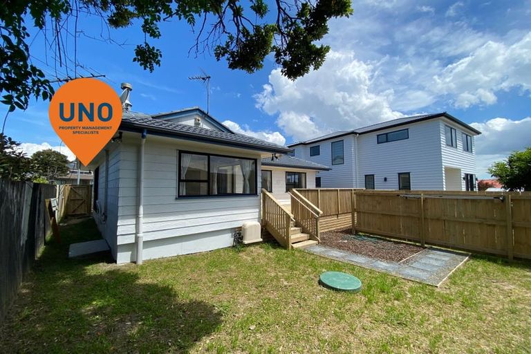 Photo of property in 49 Meadowood Drive, Unsworth Heights, Auckland, 0632