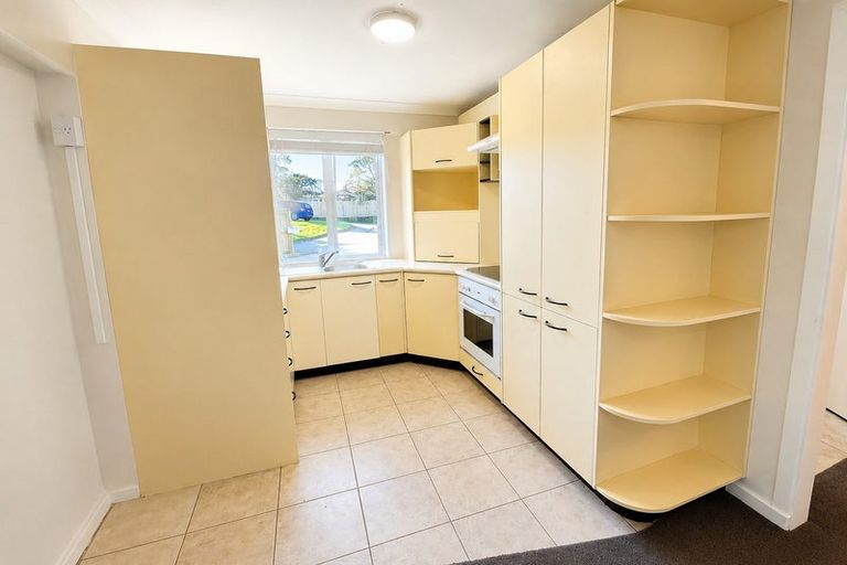 Photo of property in 40 Ruskin Road, Newlands, Wellington, 6037