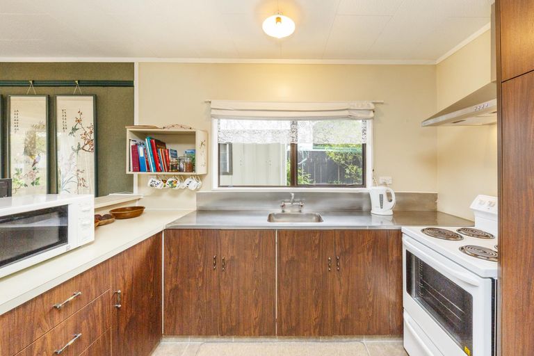 Photo of property in 14 Willowstream Grove, Cloverlea, Palmerston North, 4412