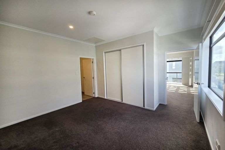Photo of property in 19 Tuatua Road, Hobsonville, Auckland, 0616