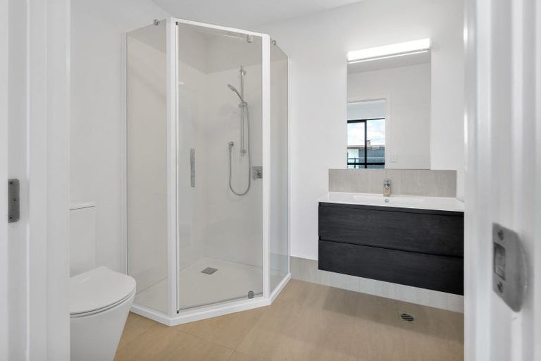 Photo of property in 24/11 Carlos Drive, Flat Bush, Auckland, 2016