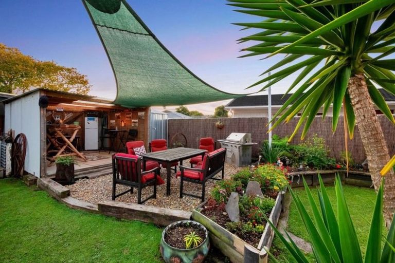 Photo of property in 9 Alf Walker Place, Papakura, 2110